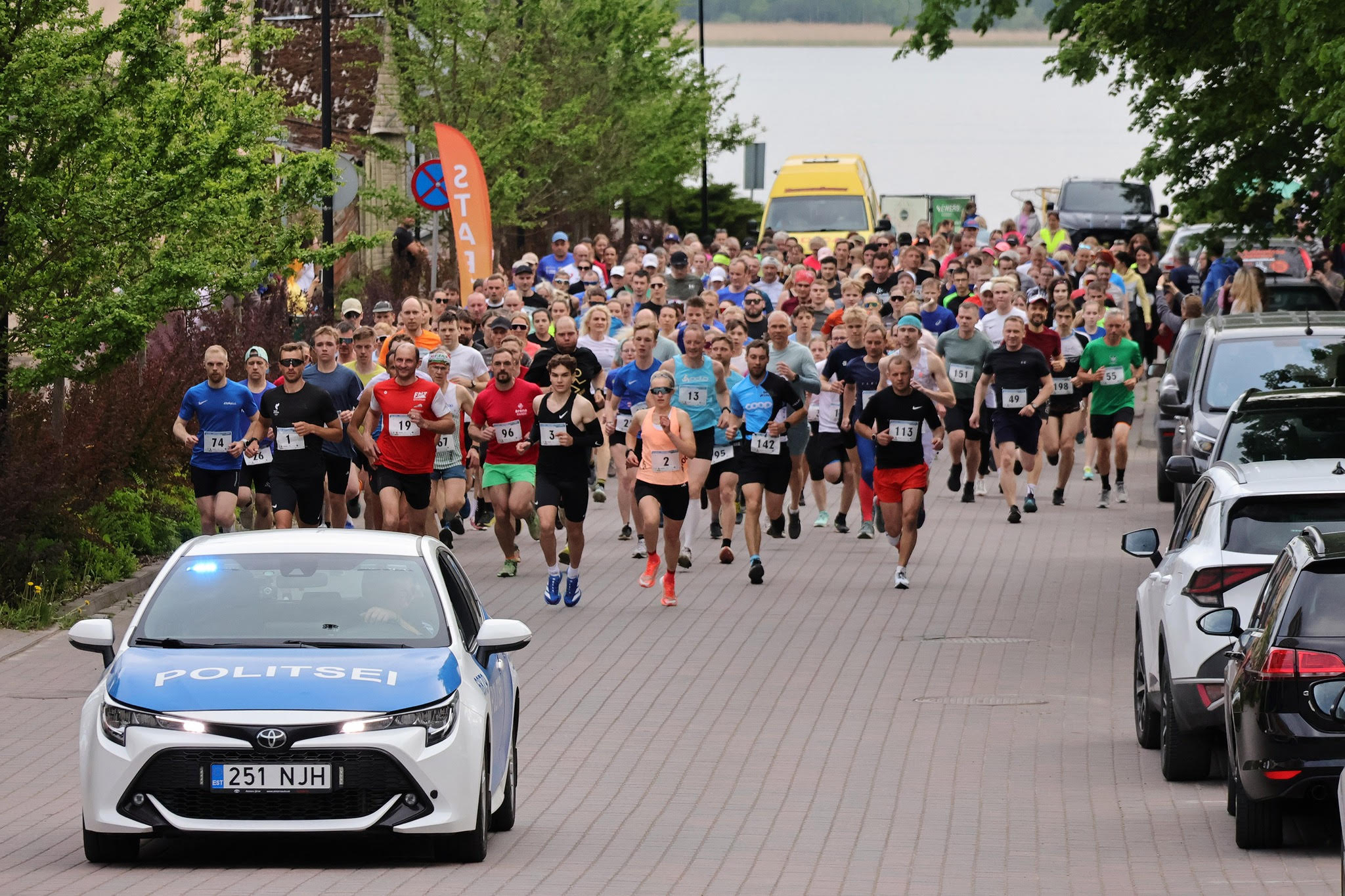 Põhijooksu start 45. ümber Tamula jooksule Tartu tänava otsas. Foto: VÕRUMAA SPORDILIIT